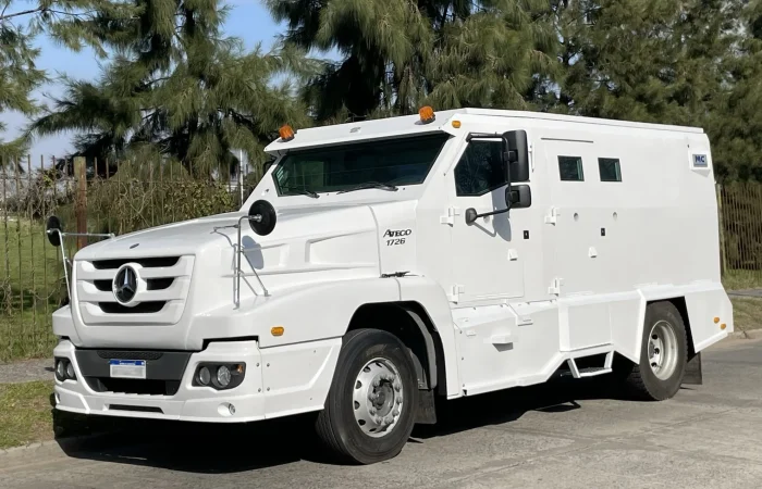 Vehículo blindado para transporte de valores y dinero